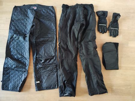 Motorradhose mit Innenfutter Protektoren Handschuhe Gurt 38
