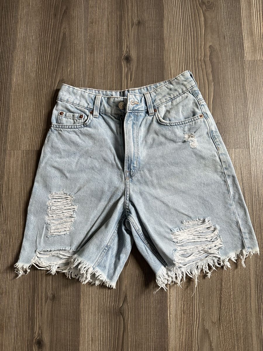 H&M Hosen: Jeans Shorts Gr. 34 – Gebraucht aus Schaanwald von ael248