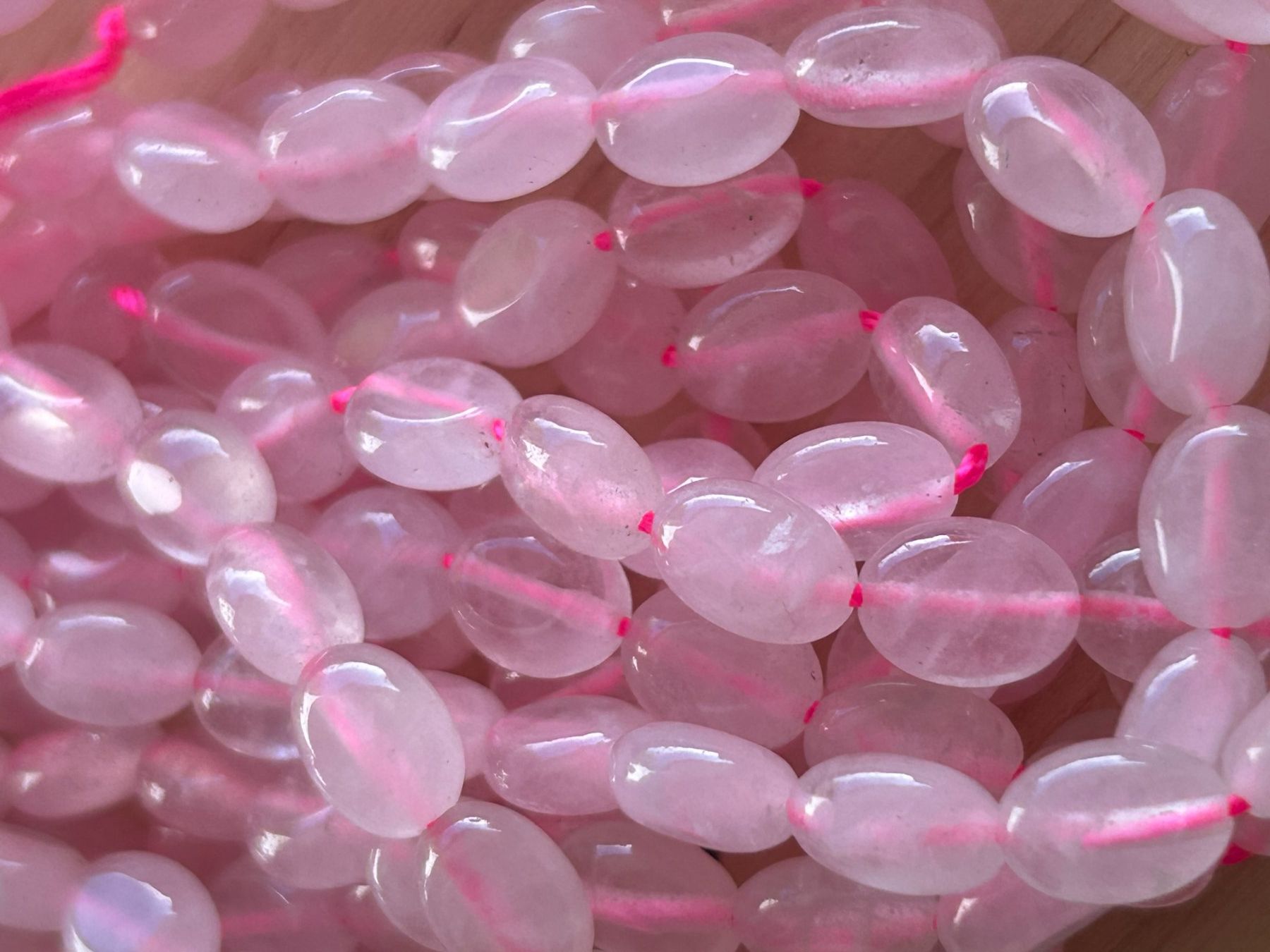 Edelsteine: Strang echte Rosenquarz oval 6 x 8 mm – Neu und originalverpackt aus Niederrohrdorf von Ytobi