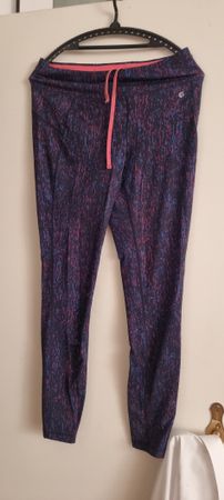 Sportleggins Tchibo Gr. M mit Reissverschlussfach