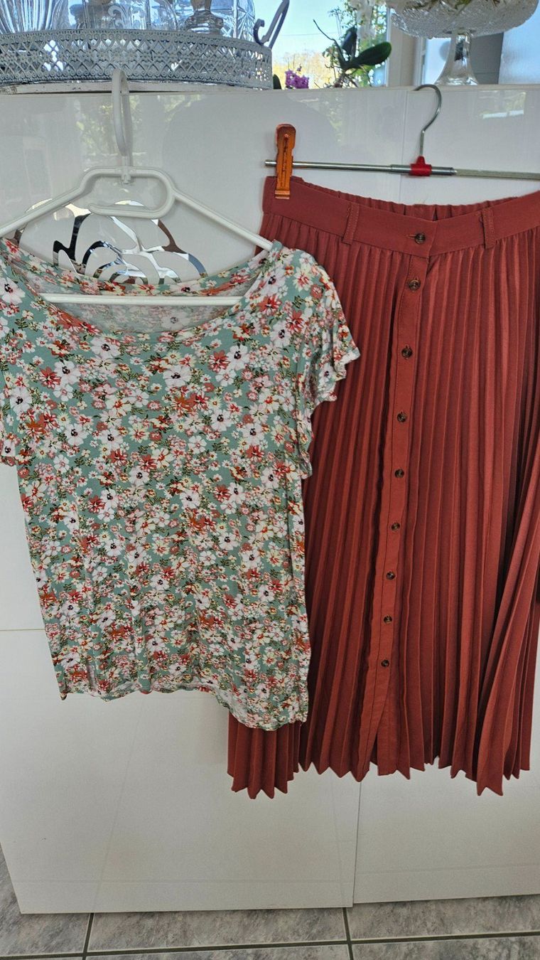 Gonne: Sommer Set: Bluse mit Blumenmuster, Rock und Top, Gr. S – Usato da Gossau ZH venduto da fashiontwo 3