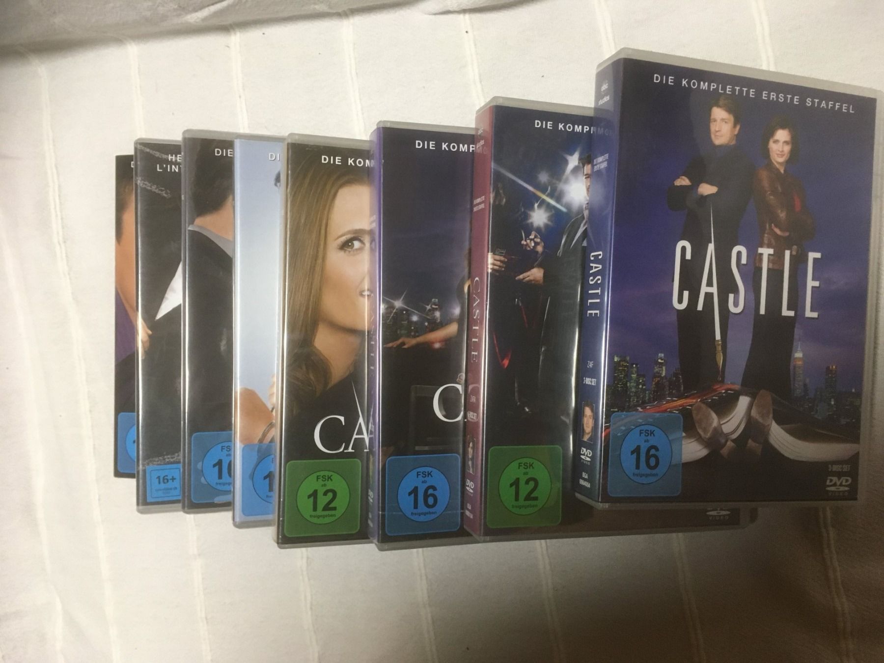 Tutti i DVDs: Castle Komplette TV Serie 8 Staffeln – Usato da Marbach LU venduto da Hoheduene 1
