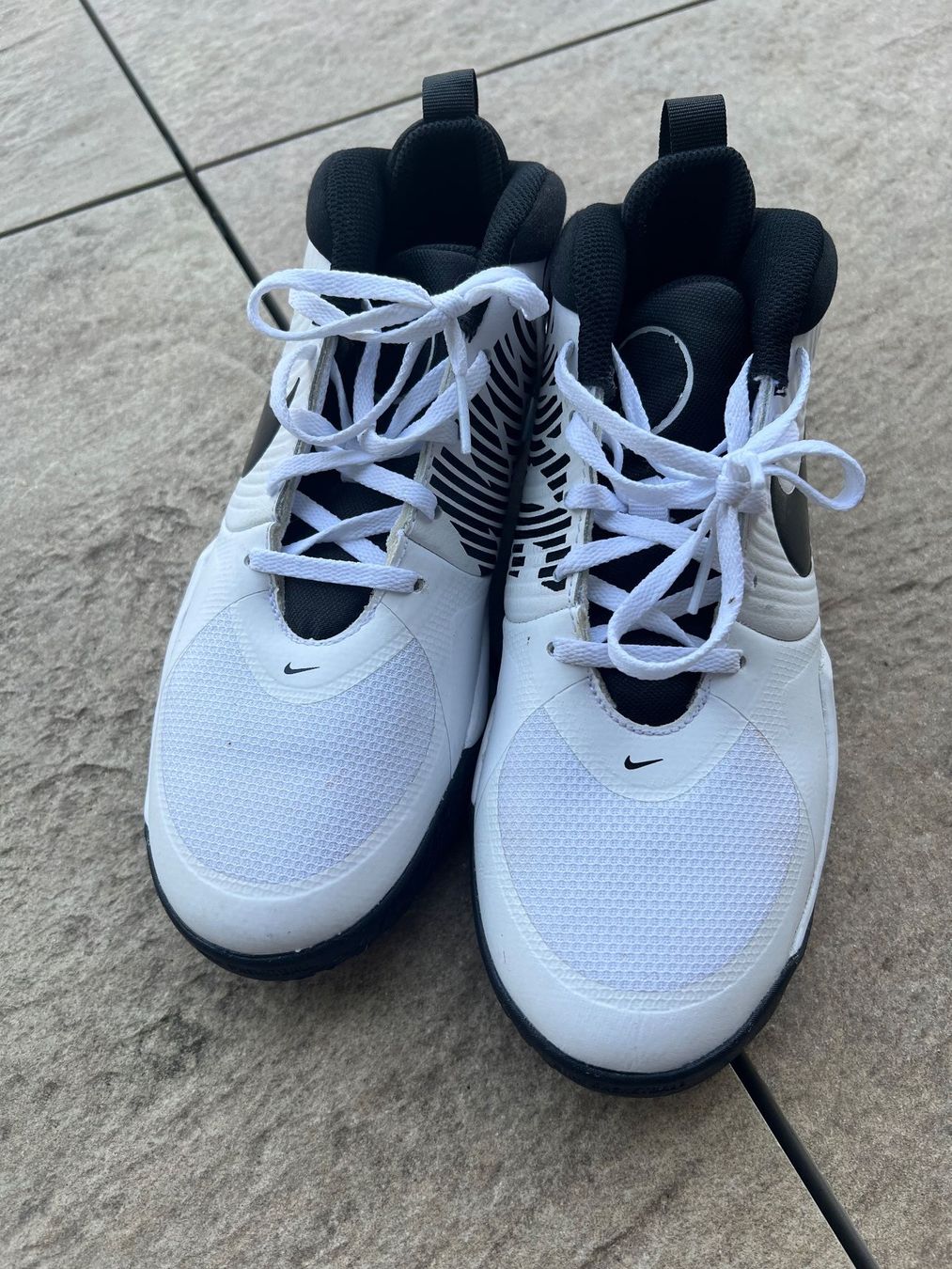 Nike Scarpe da uomo: Nike Schuhe, Top Zustand, 38.5 – Usato da Schmitten FR venduto da mar_jk2r 1