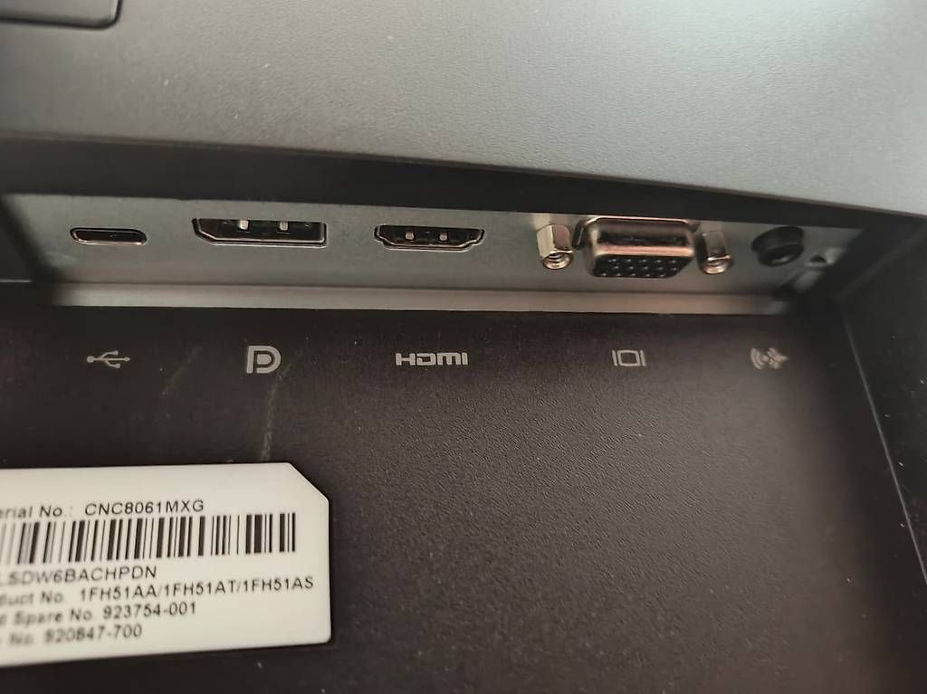 Monitor: HP EliteDisplay E273m 27" Monitor mit Webcam – Usato da Basel venduto da zga_cll9 4