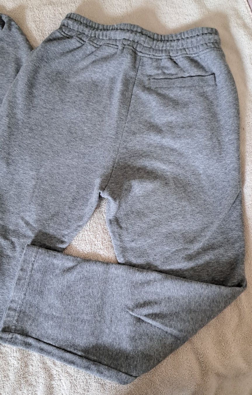 Completi: Hoddie und Trainerhose, Kinder, Gr. 146 – Usato da Bassersdorf venduto da mie5 2