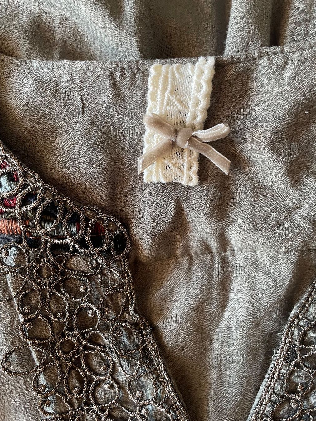 Camicette: Superbe blouse brodée, Bijou les Boutiques, S – Nuovo (secondo la descrizione) da Vevey venduto da chr_5pvx 7