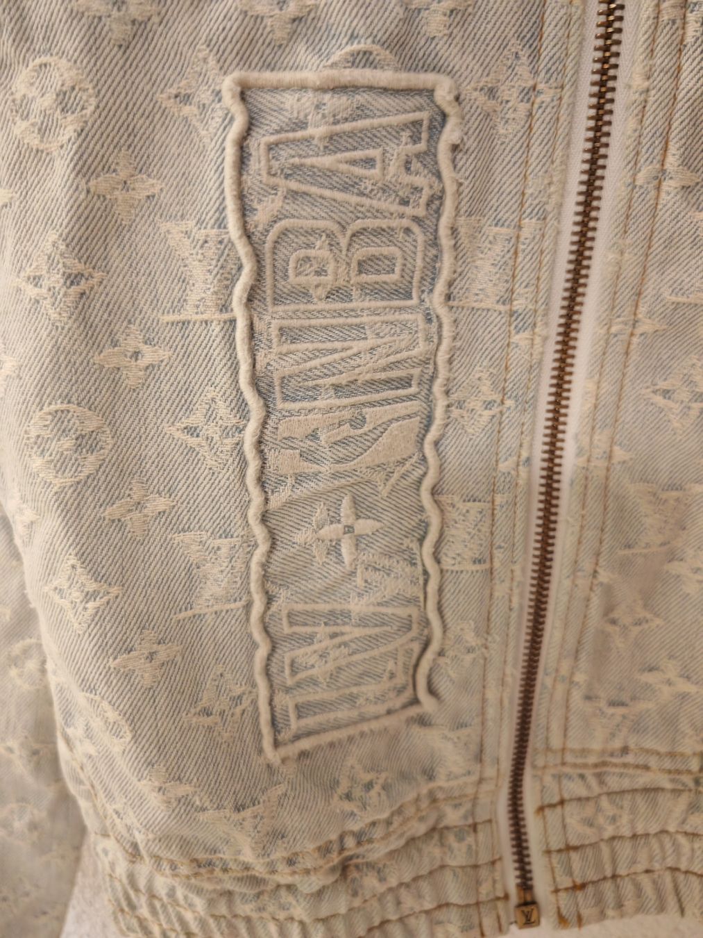 Louis Vuitton Giacche: Louis Vuitton x NBA Denim Monogram Kapuzenjacke – Usato da Kreuzlingen venduto da luc_chz6 1