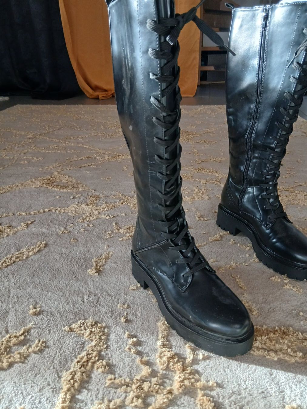 Scarpe da donna: Stiefel mit Schnürung, Grösse 39 – Usato da Ueberstorf venduto da ivipiwi