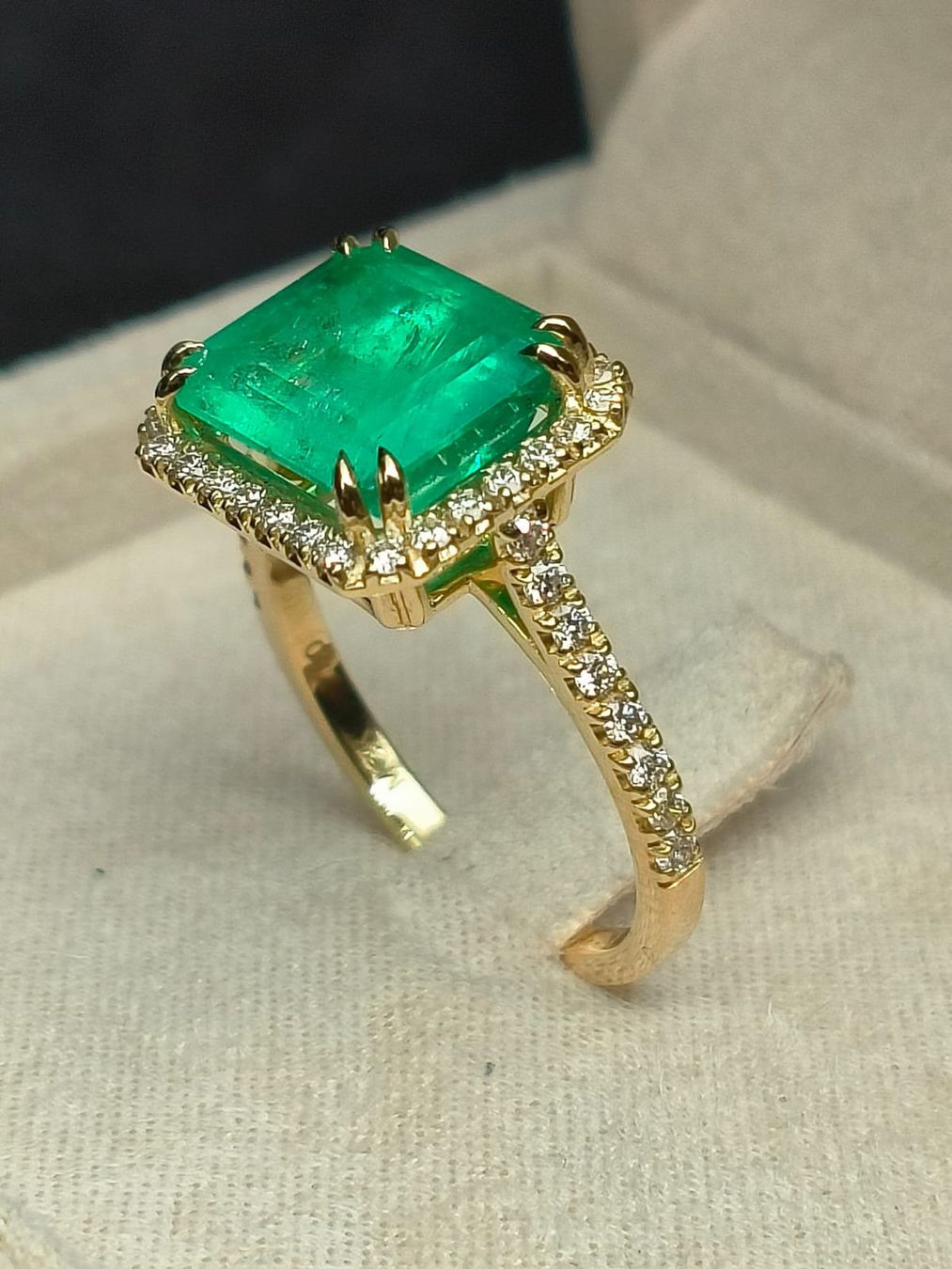 Bagues: Bague Solitaire Émeraude – Neuf avec emballage d'origine à La Chaux-de-Fonds par curtitswisswatches 4