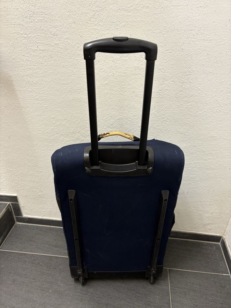 Eastpak Reisekoffer: Travel Trolley Eastpak – Gebraucht aus Zürich von henridv 2