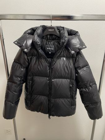 Luxuriöse Daunenjacke von Duvetica