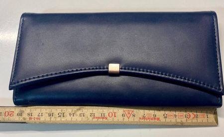 Elegante, dunkelblaue Damen-Geldbörse – Top Zustand!