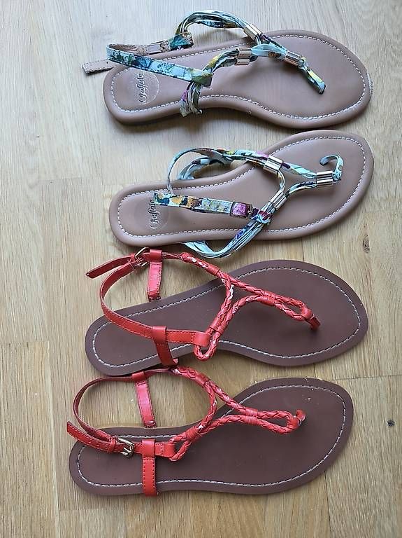 Chaussures femmes: Sandalen Damen 4er Set Grösse 38 – D'occasion à Zürich par nina46 1