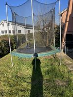 Trampolin Hexagonal 240 Abholen in Vinelz Frühling Sommer