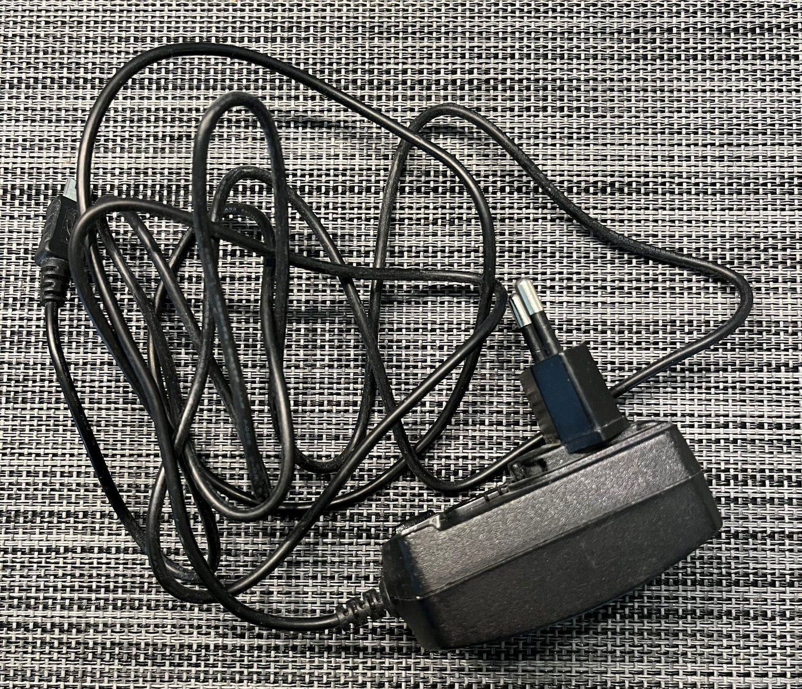 Unità & Adattatore: Netzadapter PSC05R-050 – Usato da Zürich venduto da baracuda8048