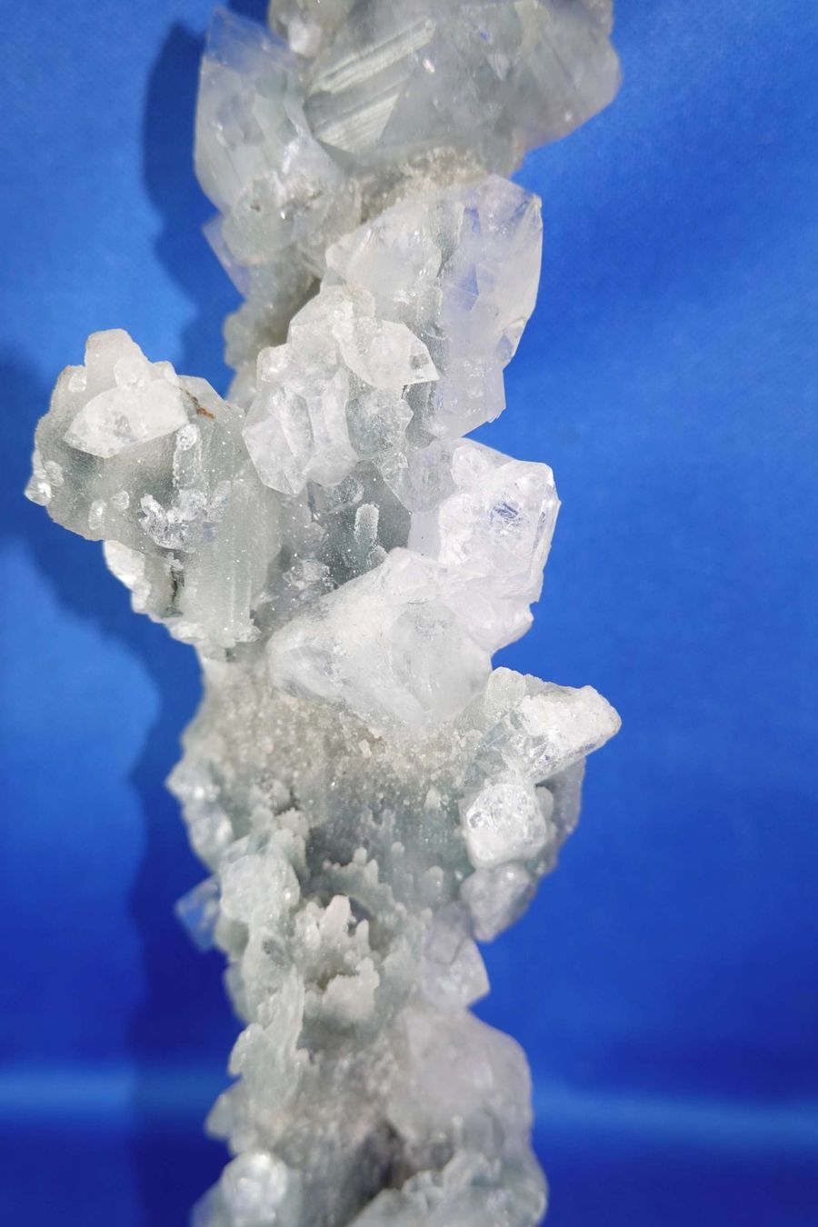 Minerali & Pietre curative: Apophylit Stalaktit auf Chalcedeon – Usato da Schinznach Bad venduto da Demerald 7