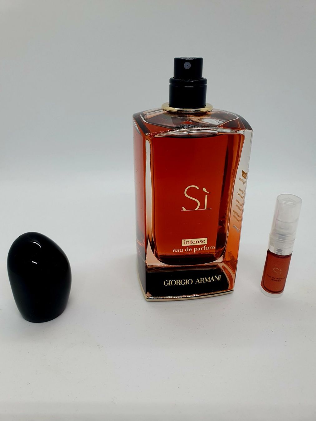 Armani Profumi & Eau de Toilette: 2 ml ARMANI SI 2021 INTENSE EAU DE PARFUM ABFÜLLUNG – Nuovo (secondo la descrizione) da St. Gallen venduto da CaliSunshine