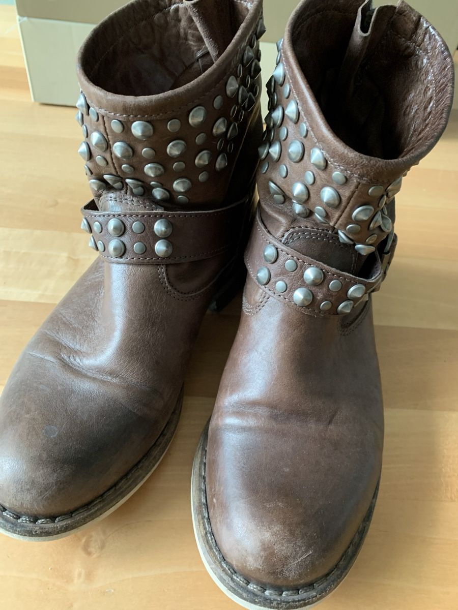Damenschuhe: Leder Stiefel mit Nieten Gr. 37 – Gebraucht aus Mettmenstetten von _4_YOU_ 4