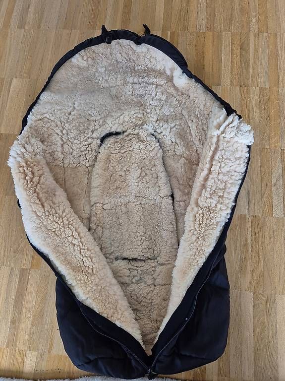 Schlafsäcke: Lammfell Fusssack (Kaiser)  – Gebraucht aus Allschwil von Annalae 2