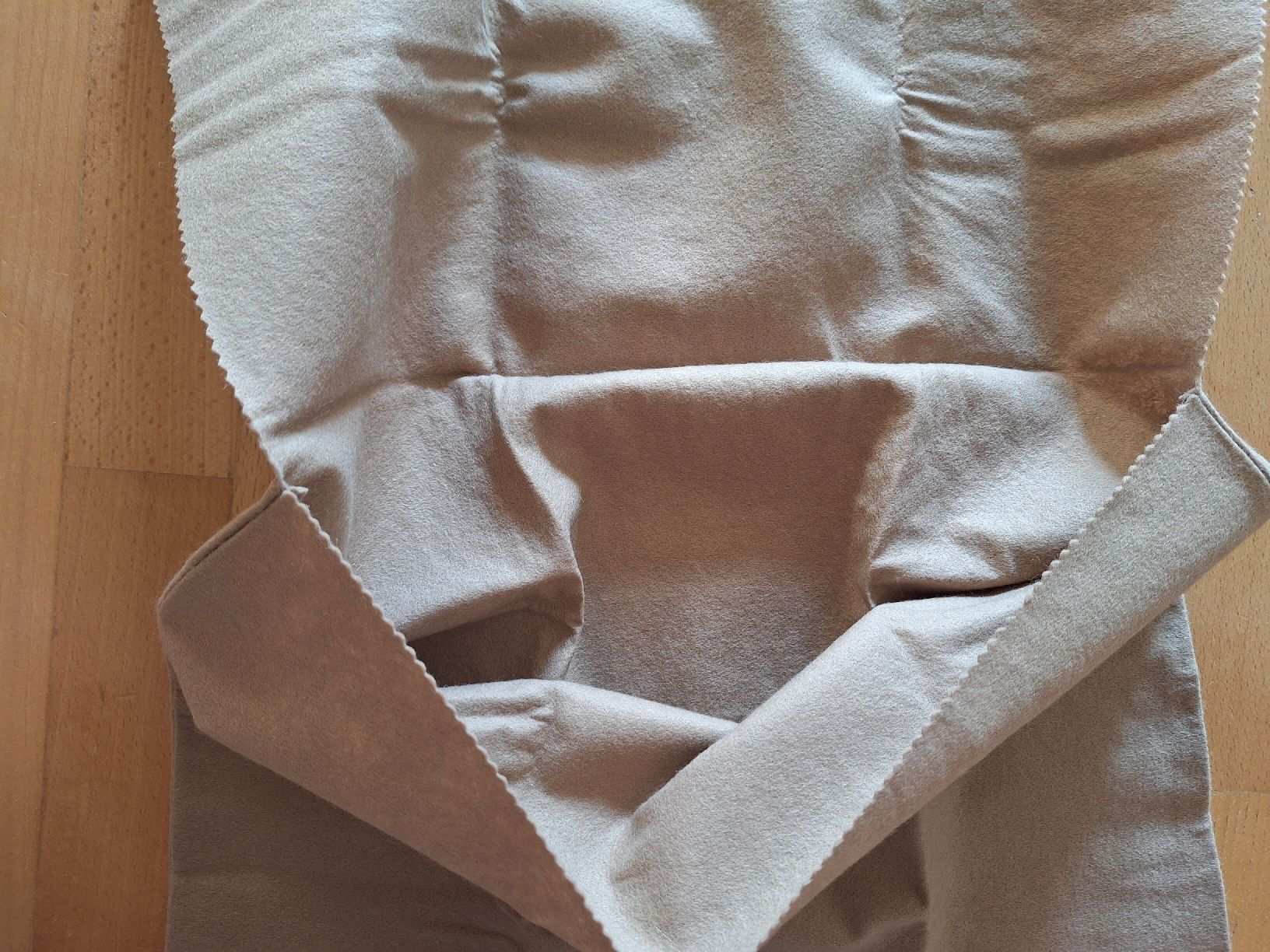 Louis Vuitton Taschen für Damen: Louis Vuitton Staubbeutel beige NEU – Neu und originalverpackt aus Oberrieden von smarties949 3