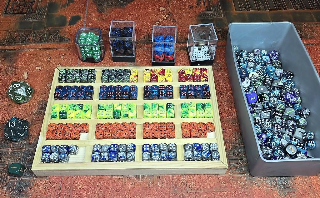 Giochi: Würfel für Tabletop – Usato da Hilfikon venduto da Dragonfly1