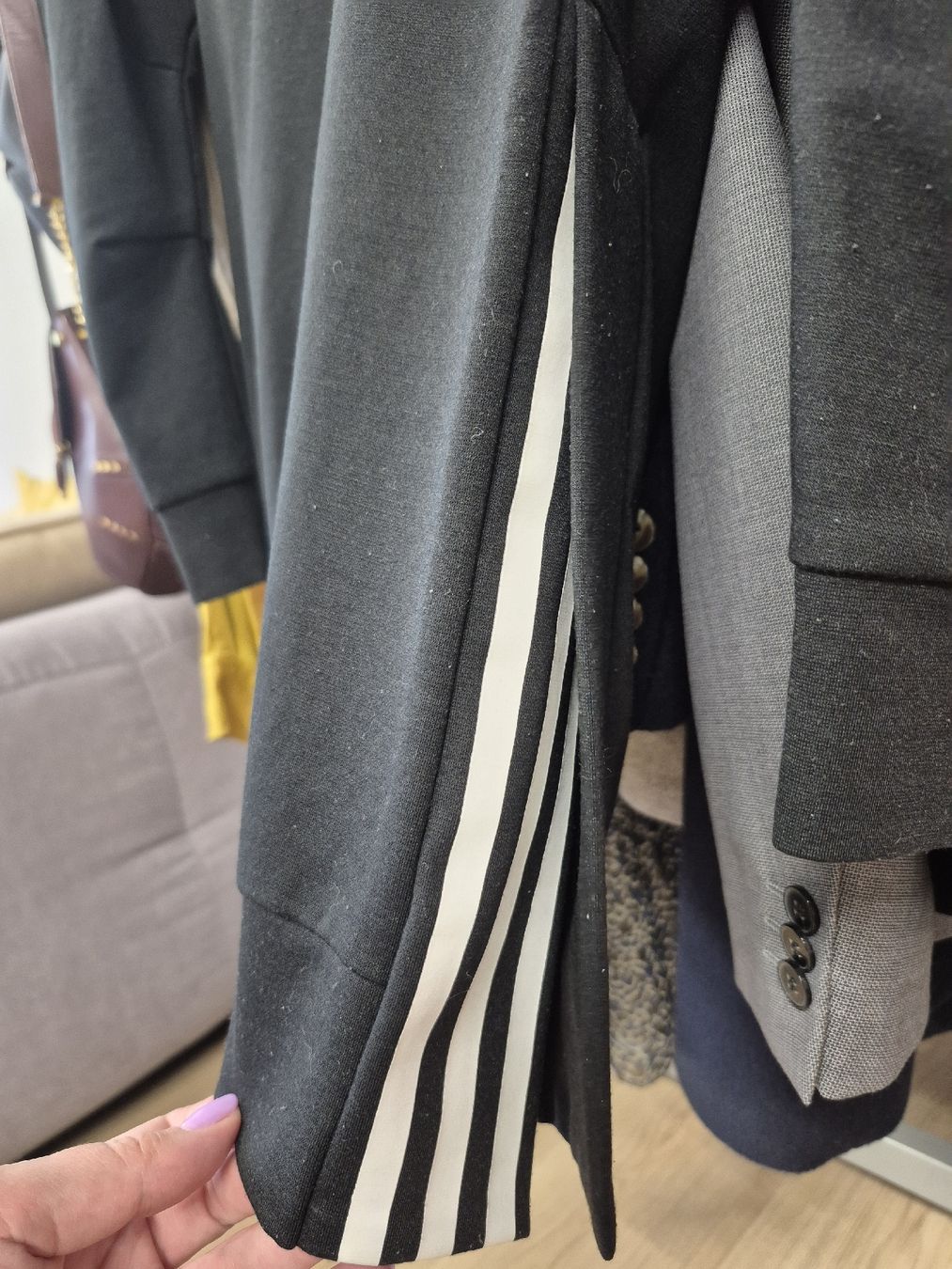 Adidas Maglioni & Felpe: Pull Adidas noir, manches longues, taille S – Usato da St-Pierre-Clages venduto da _RV 1