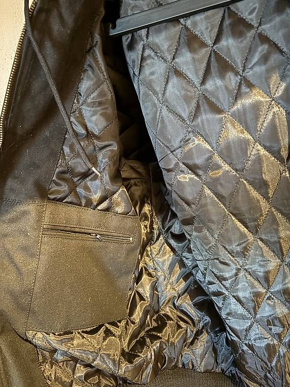 Stüssy Giacche: Stüssy Hoodie Jacke – Usato da Schleinikon venduto da kar_8ww7 3