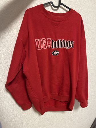 Vibrant red UGA Bulldogs sweatshirt size L