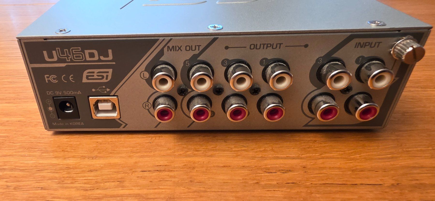 Platines de mixage: Audio 4-in/6-out USB Recording Interface  U46DJ – D'occasion à St-Sulpice VD par jpw_6xc8 3