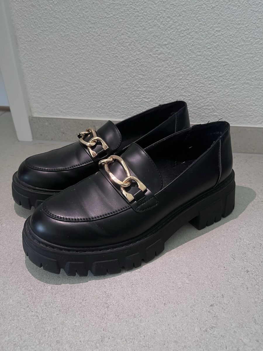 Damenschuhe: Schuhe Loafer schwarz – Gebraucht aus Bünzen von car_j9ph 1