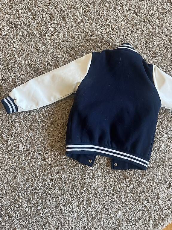 Giacche & Cappotti: Collegejacke 110/116 – Usato da Zürich venduto da VeronikaMorach 1