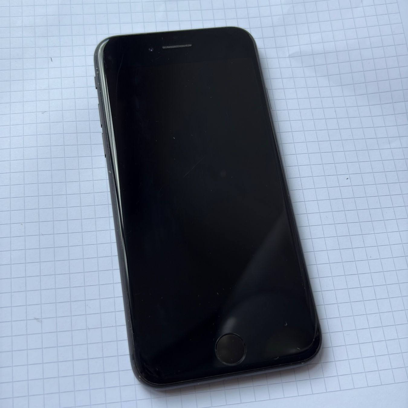 Apple Portables: iPhone 8 – D'occasion à Moudon par TigerrrEye 1