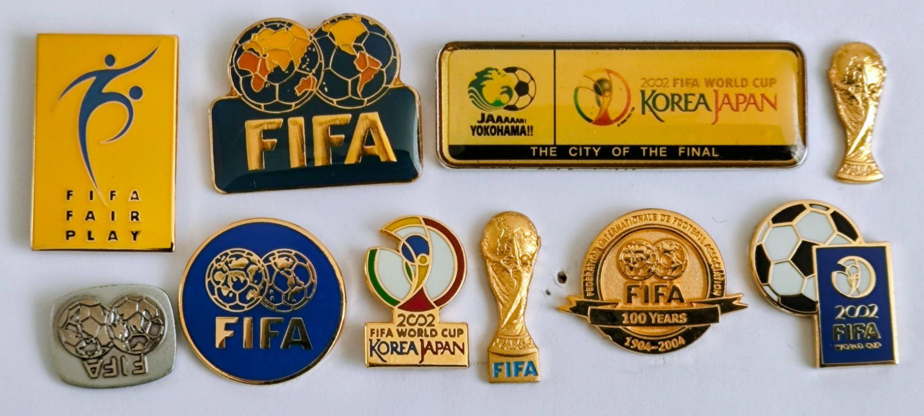 Fifa Plaquettes & Badges: FIFA Pins – D'occasion à Pfäffikon ZH par Colacity