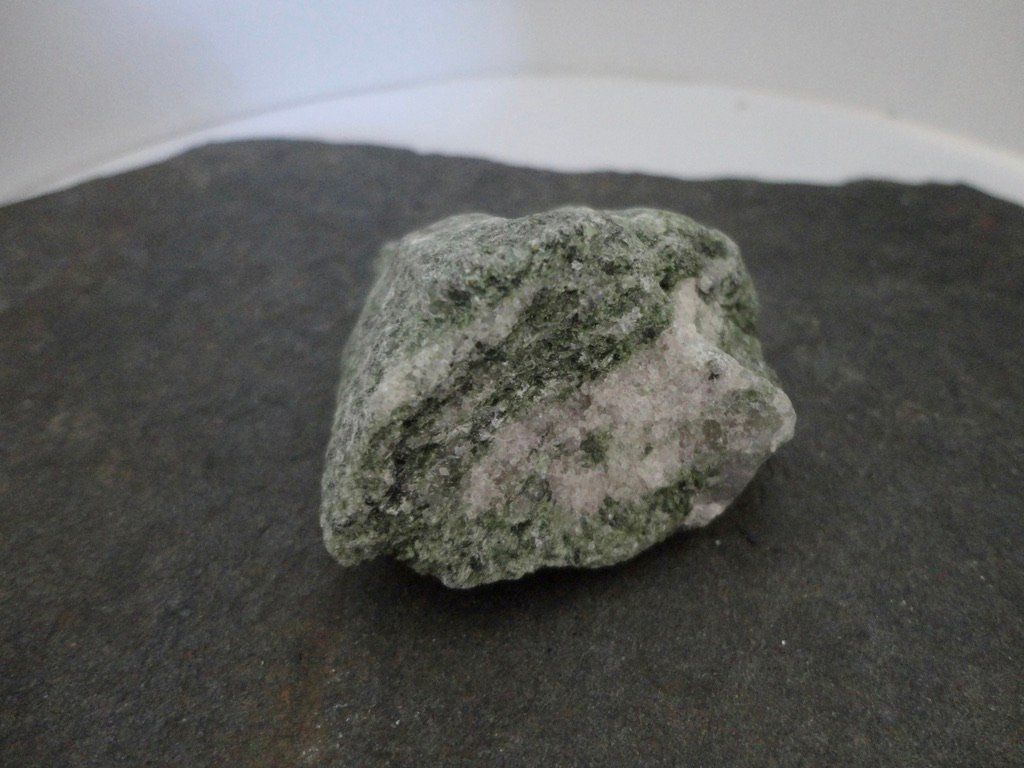 Minerali & Pietre curative: Diopsid roh Heilstein – Nuovo (secondo la descrizione) da Biberist venduto da Steine
