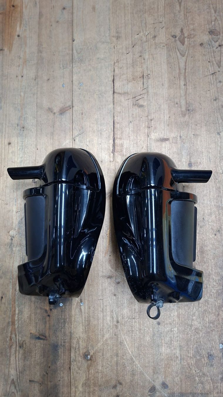 Harley-Davidson Alle Motorradersatzteile: Harley Davidson FLHX Leg Shield – Gebraucht aus Alpnach Dorf von Motorrad-Girl 1