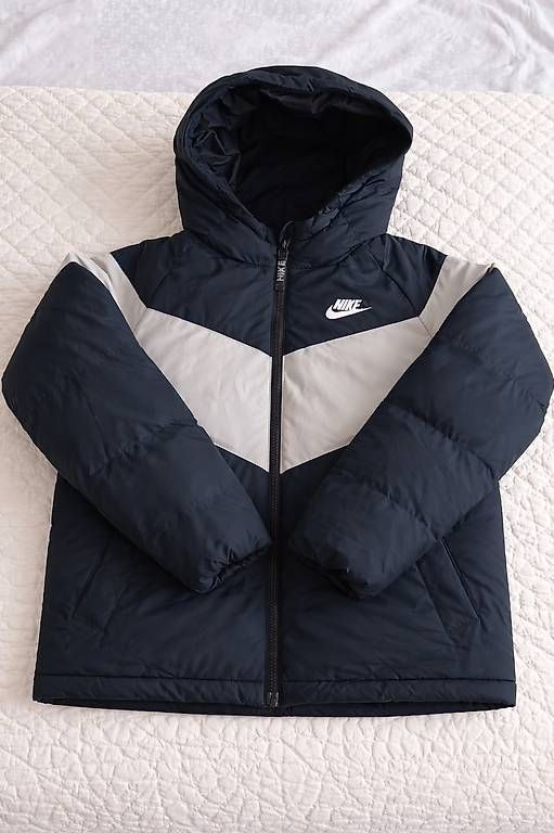 Giacche & Cappotti: Veste Nike taille 137-147 – Usato da Genève venduto da asteroide01