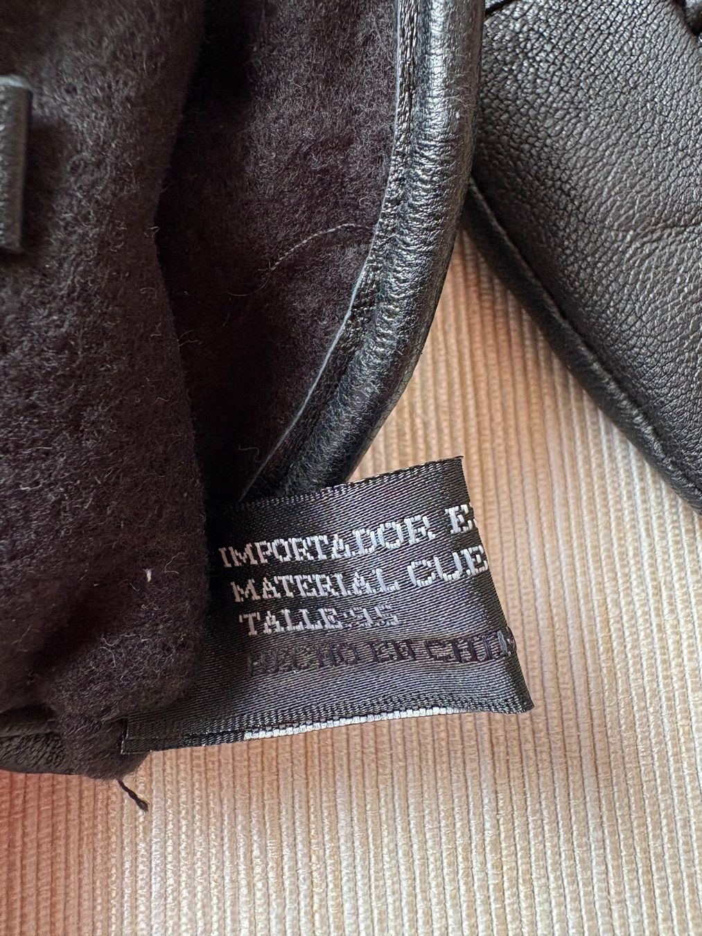 Guanti & manicotti: Lammfell Handschuhe aus Chile – Usato da Chur venduto da smart.shopper 2