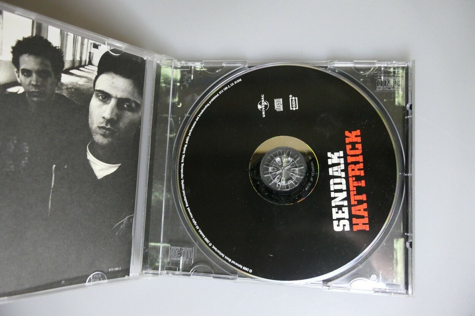 CD: Sendak - Hattrick   (Schweizer-Rap)                  ©'2000 – Usato da St.Galllen venduto da elkaphone 1