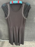 Kurzes Schwarzes mit Pailetten, S