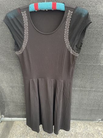 Kurzes Schwarzes mit Pailetten, S