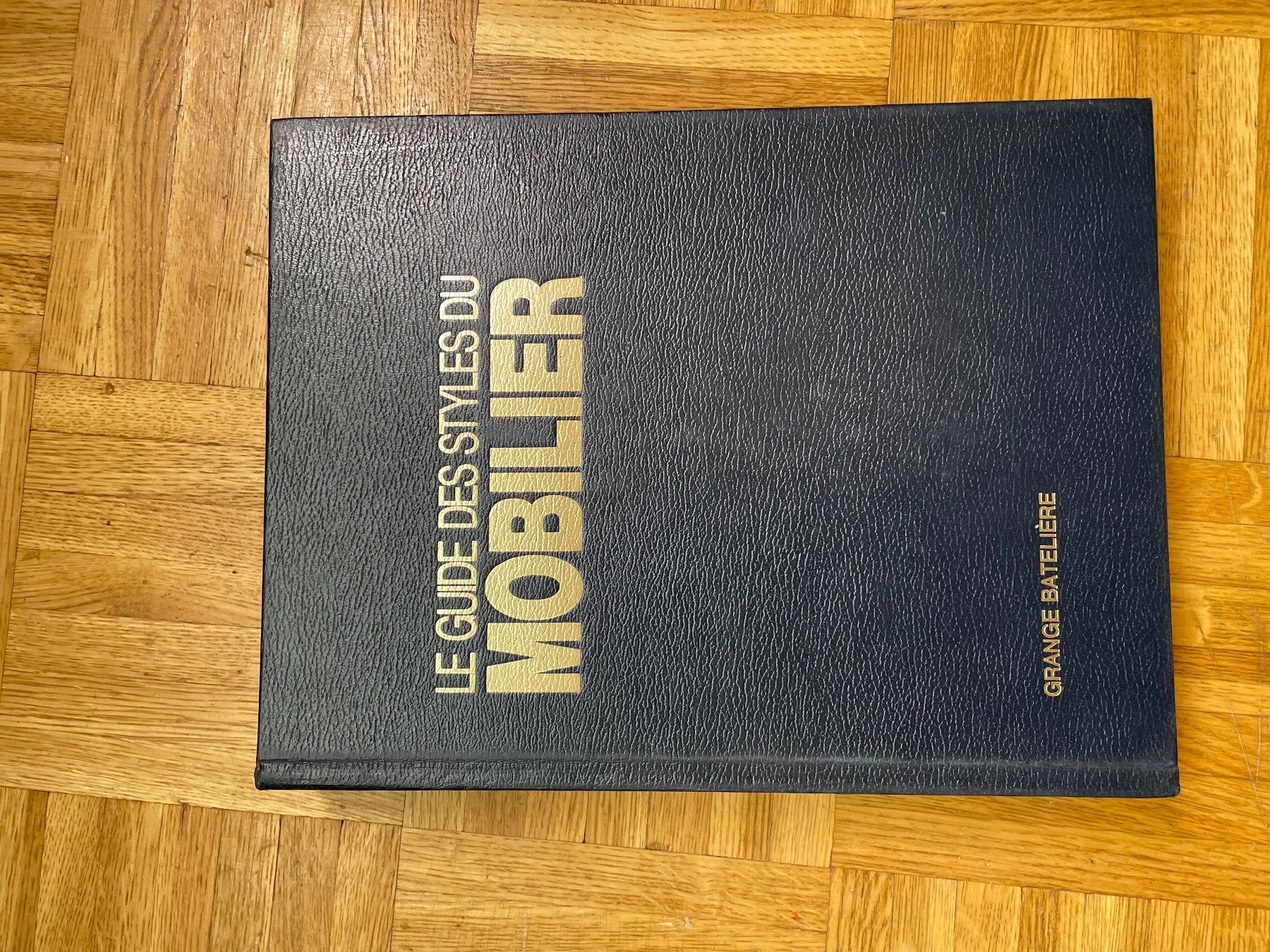 Livres: Les styles de mobilier – D'occasion à Meyrin par sul_v67f