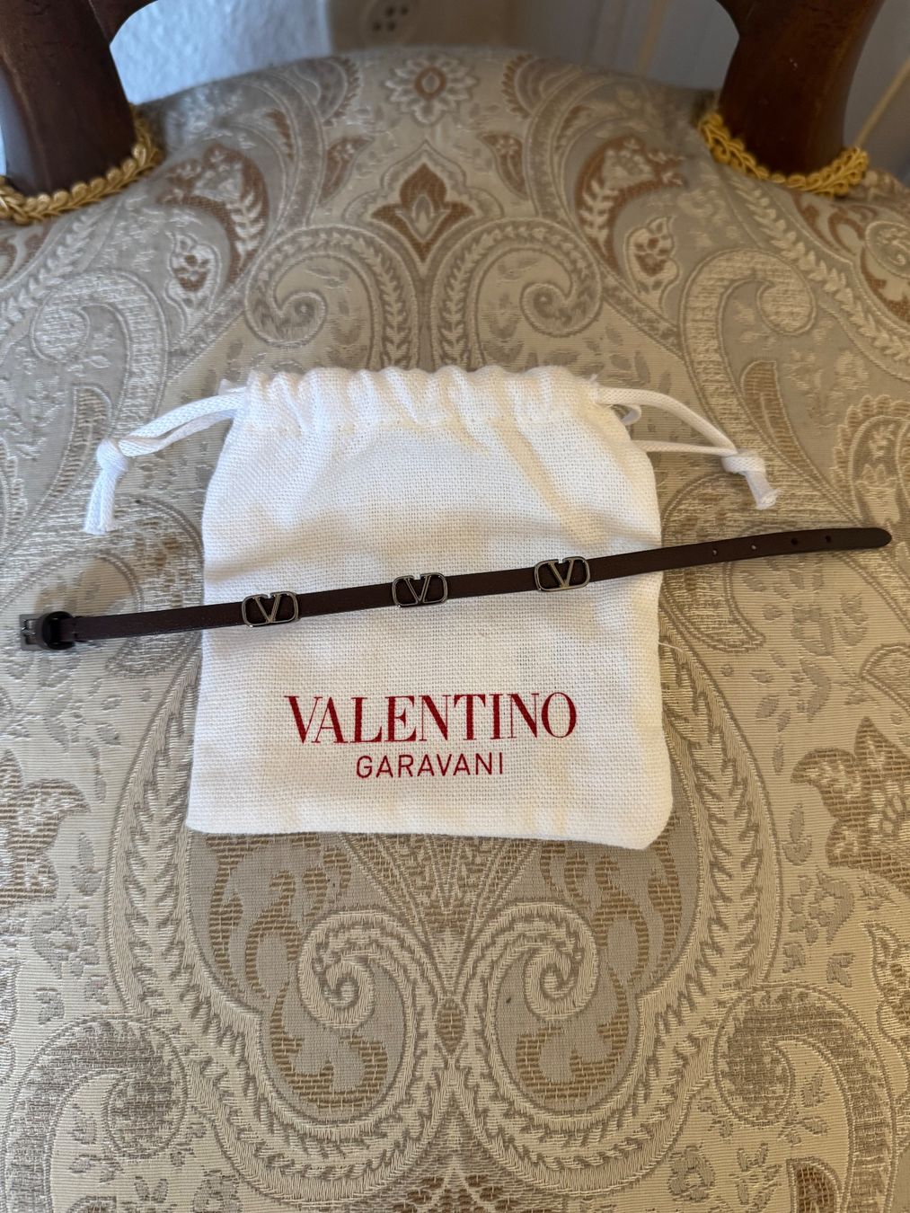 Valentino Bracelets: Valentino Motif Leather Bracelet – D'occasion à Lausanne par sjc_8xtb 1
