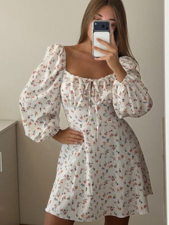 Romantisches Sommerkleid mit Blumendruck – Weiss 