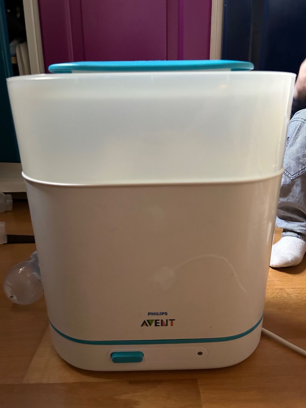Pasti del neonato: Philips Avent Sterilisator und Fläschchen – Usato da Wengen venduto da AnisWoe95