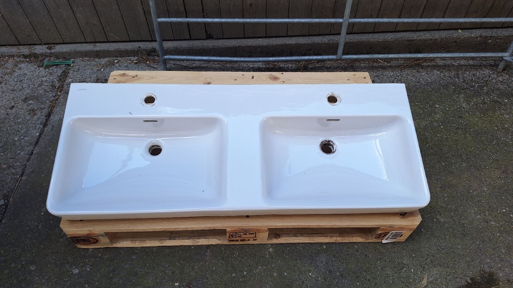 Lavabi & lavandini: Waschtisch Laufen 120cm  – Usato da Winterthur venduto da silvankaegi