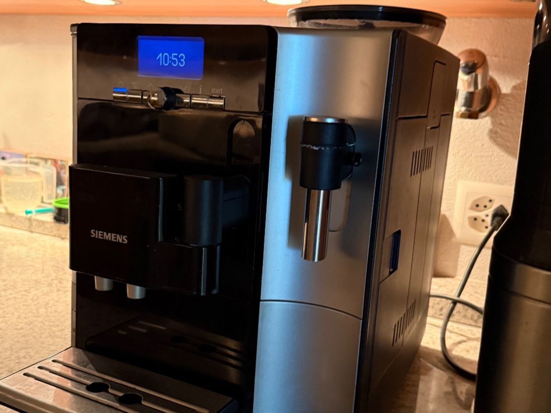 Siemens Macchine per caffè & Macchine per espresso: Siemens EQ7. Ideal für Bastler. – Usato da Jona venduto da Maisch.04