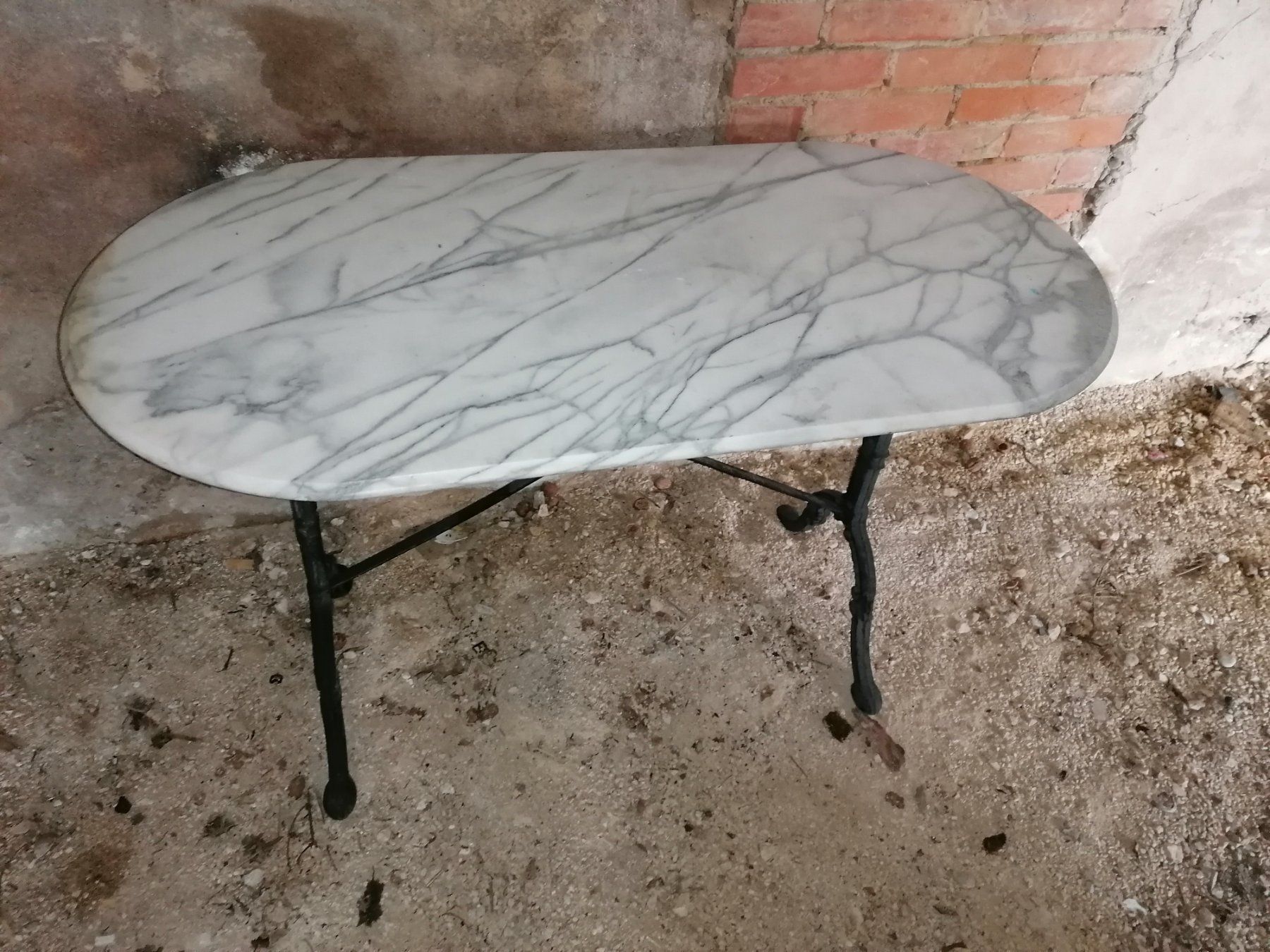 Tavoli: Marmortisch mit Gusseisenfuss.für Garten oder Balkon. – Usato da Biel / bienne venduto da Sarouch9