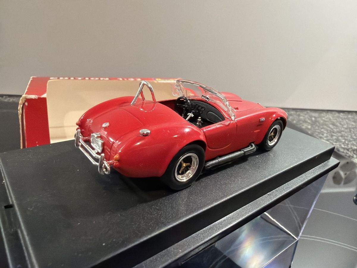 Revell Modellini d'auto: AC Cobra rot - 1/43 - Revell – Nuovo (secondo la descrizione) da Wolfwil venduto da Rolex1 4