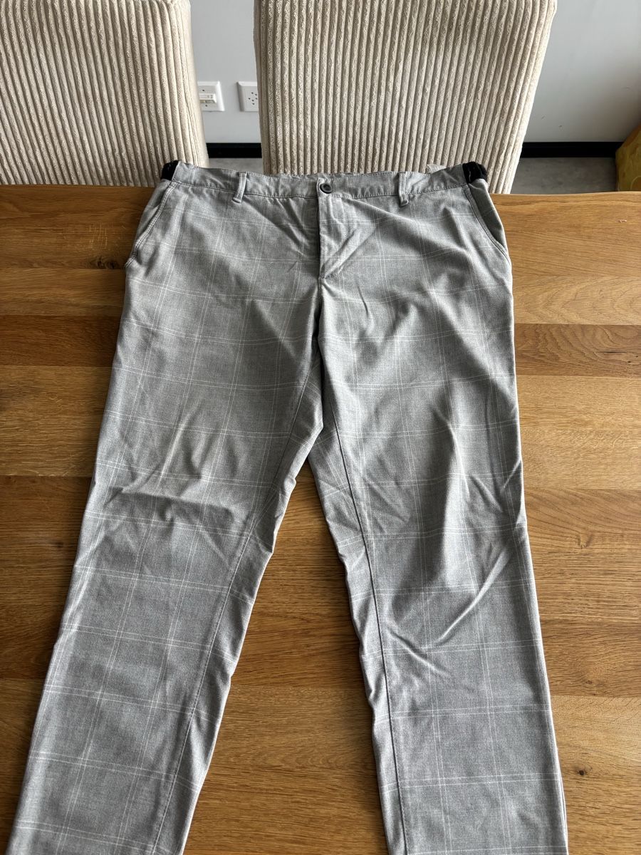 Hosen: Pantalons homme  – Gebraucht aus Pont-de-la-Morge von Julian.Tgr 4