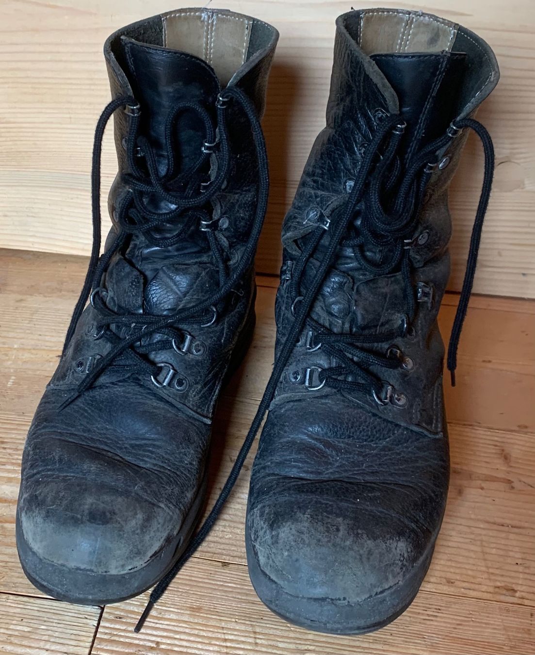 Scarpe da uomo: Kampfstiefel der CH Armee Grösse 295/7 – Usato da Goldingen venduto da Bergler012 3